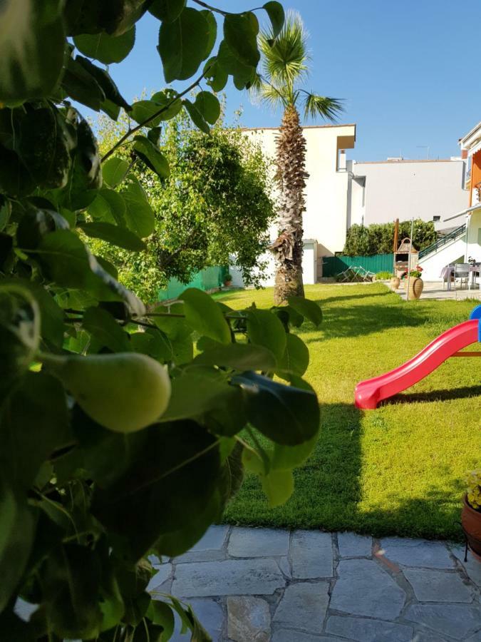 Nautilus Vendégház Nea Iraklitsa Kültér fotó